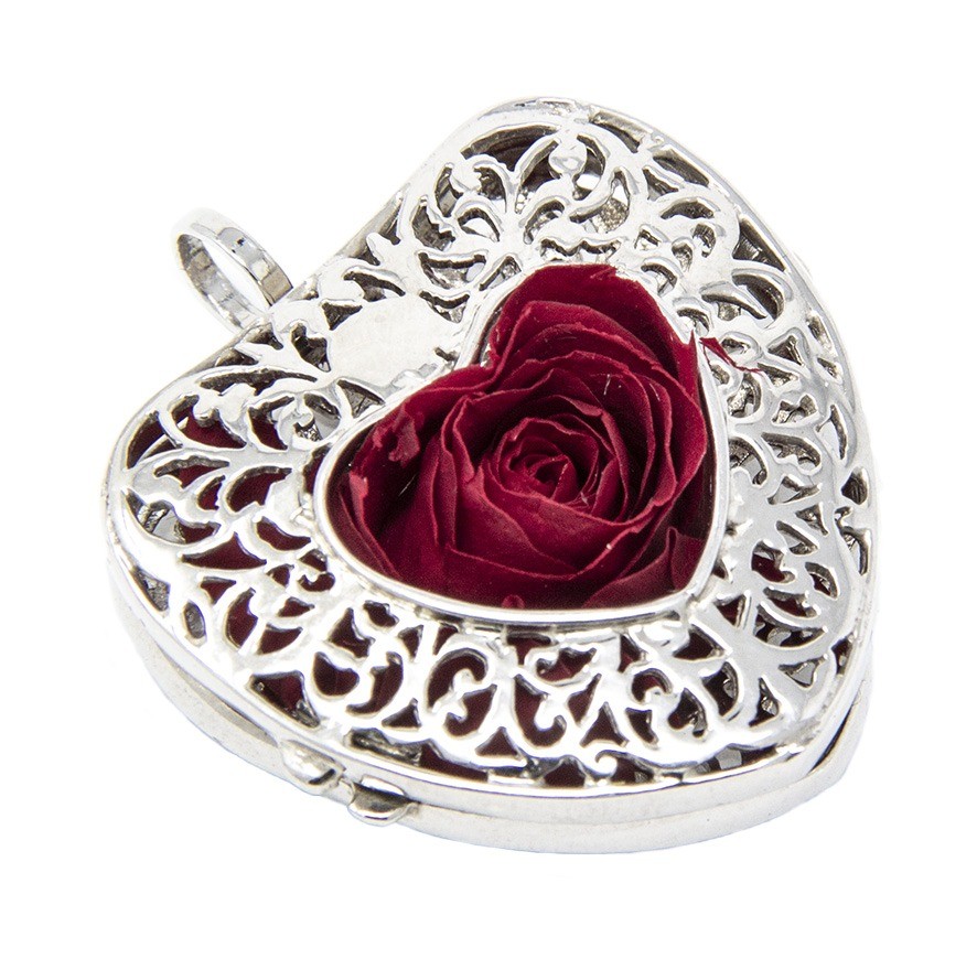  Heart-shaped perforated pendant in classical Florentine open style with Rose