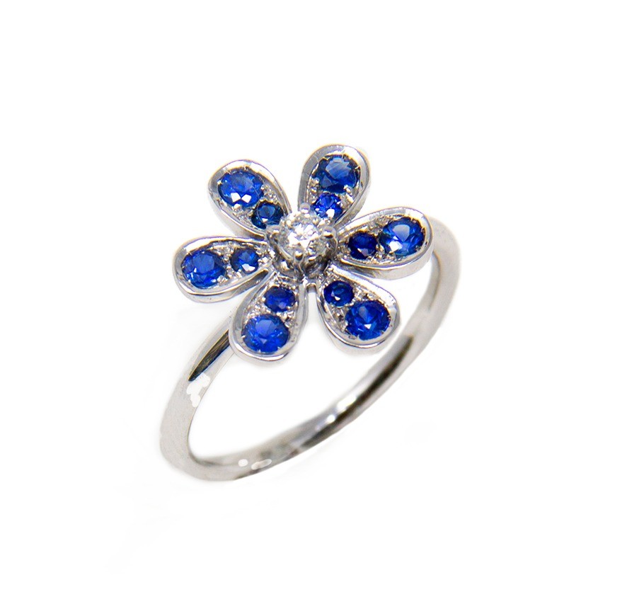 Daisy ring with Sapphires and Diamond